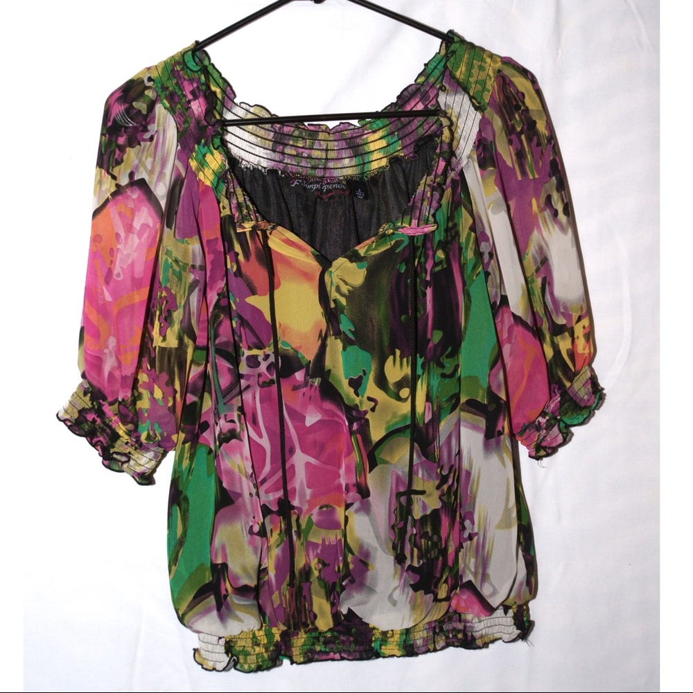 Multicolored abstract pattern 1/2 sleeve top